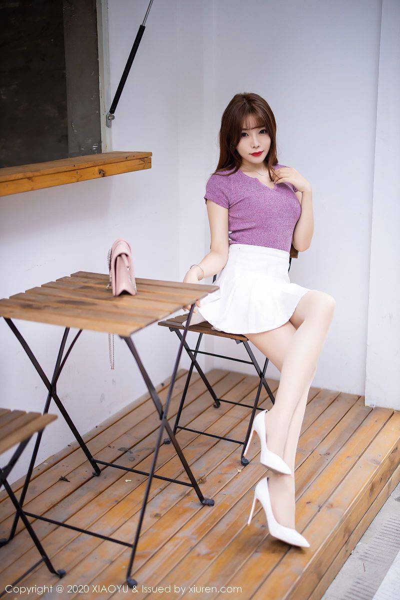 语画界性感女神芝芝Booty时尚装扮咖啡厅外拍系列写真-23