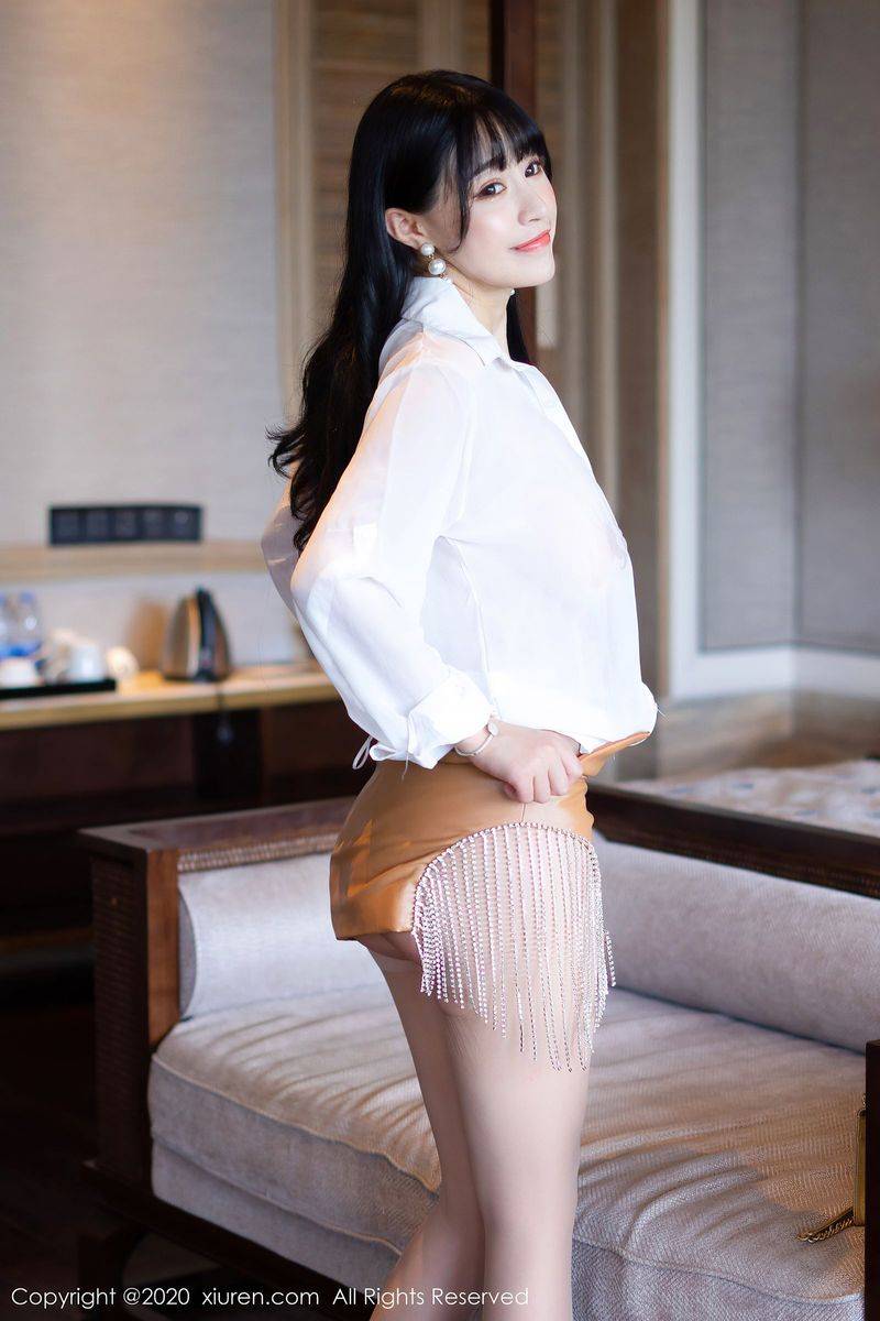 秀人网性感女神Flower朱可儿白衬衫与飒爽皮裤西双版纳旅拍-27