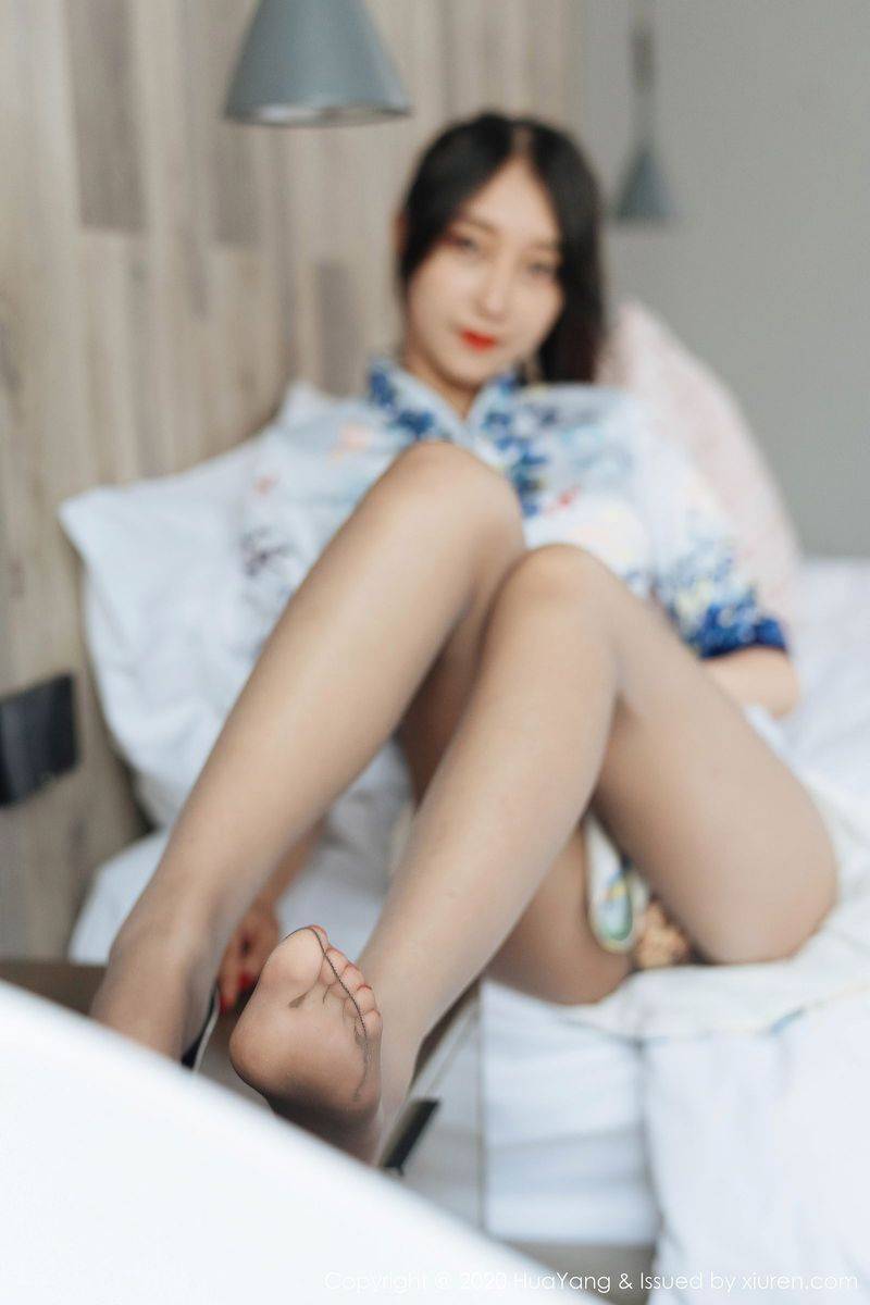 花漾Show新人模特玥儿玥er典雅旗袍修长美腿私房魅惑写真-26