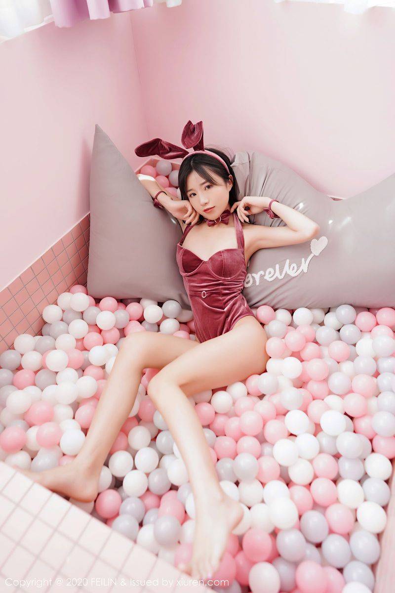 嗲囡囡美女模特仓井优香猫女郎装扮与黑色内衣魅惑写真-17