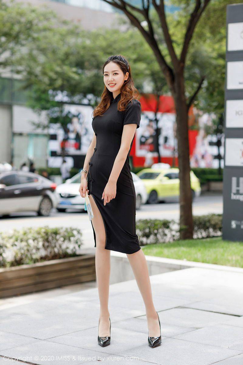 爱蜜社性感女神方子萱韵味旗袍与肉色丝袜曼妙动人写真