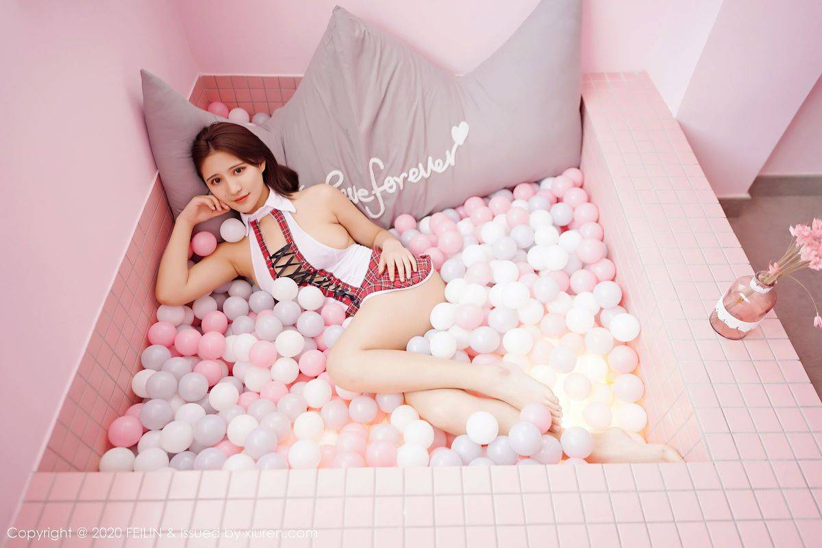 嗲囡囡美女模特久久Aimee校服波波池与空乘制服系列写真-10