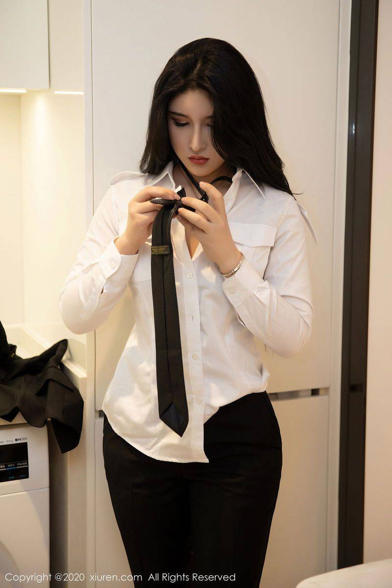 秀人网性感女神姝姝妹妹是飒爽女机长黑丝空乘制服写真-8