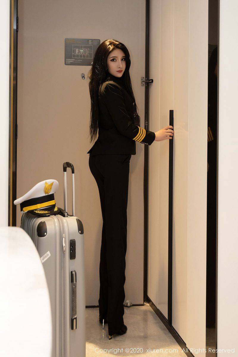 秀人网性感女神姝姝妹妹是飒爽女机长黑丝空乘制服写真-34