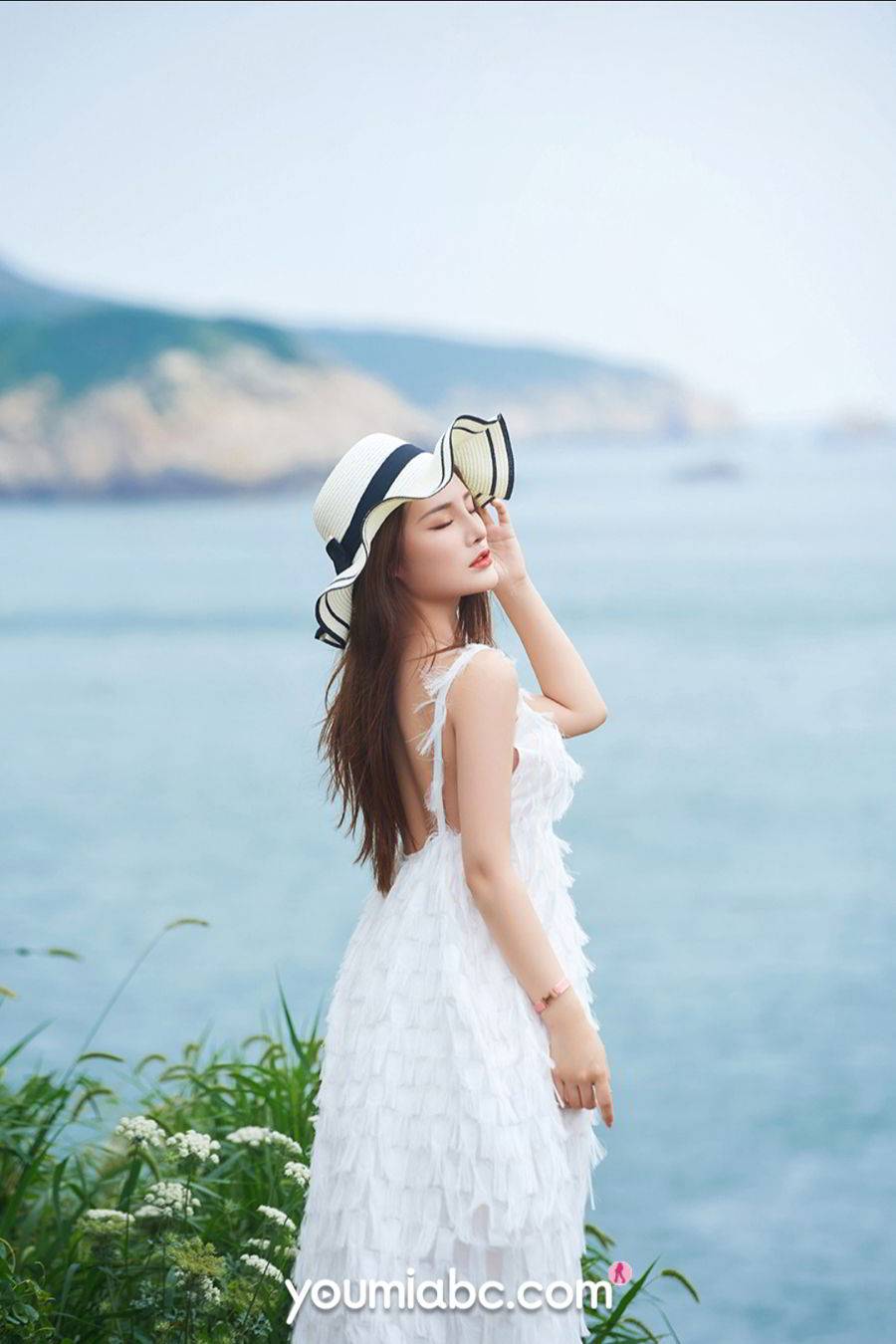 YouMi尤蜜美女模特陈宇曦紧身泳衣细长双腿日光浴性感美图-34