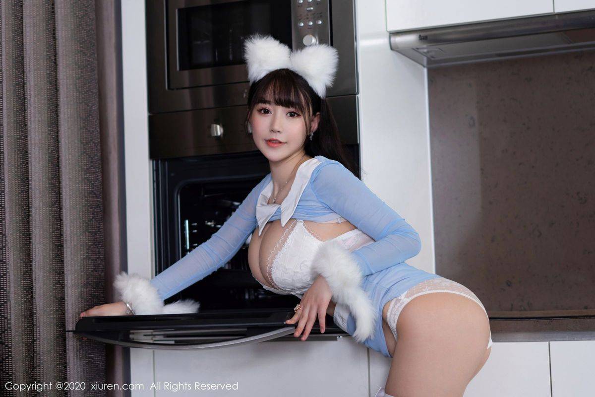 秀人网性感女神Flower朱可儿丰满身材波涛胸涌风情三亚旅拍-15