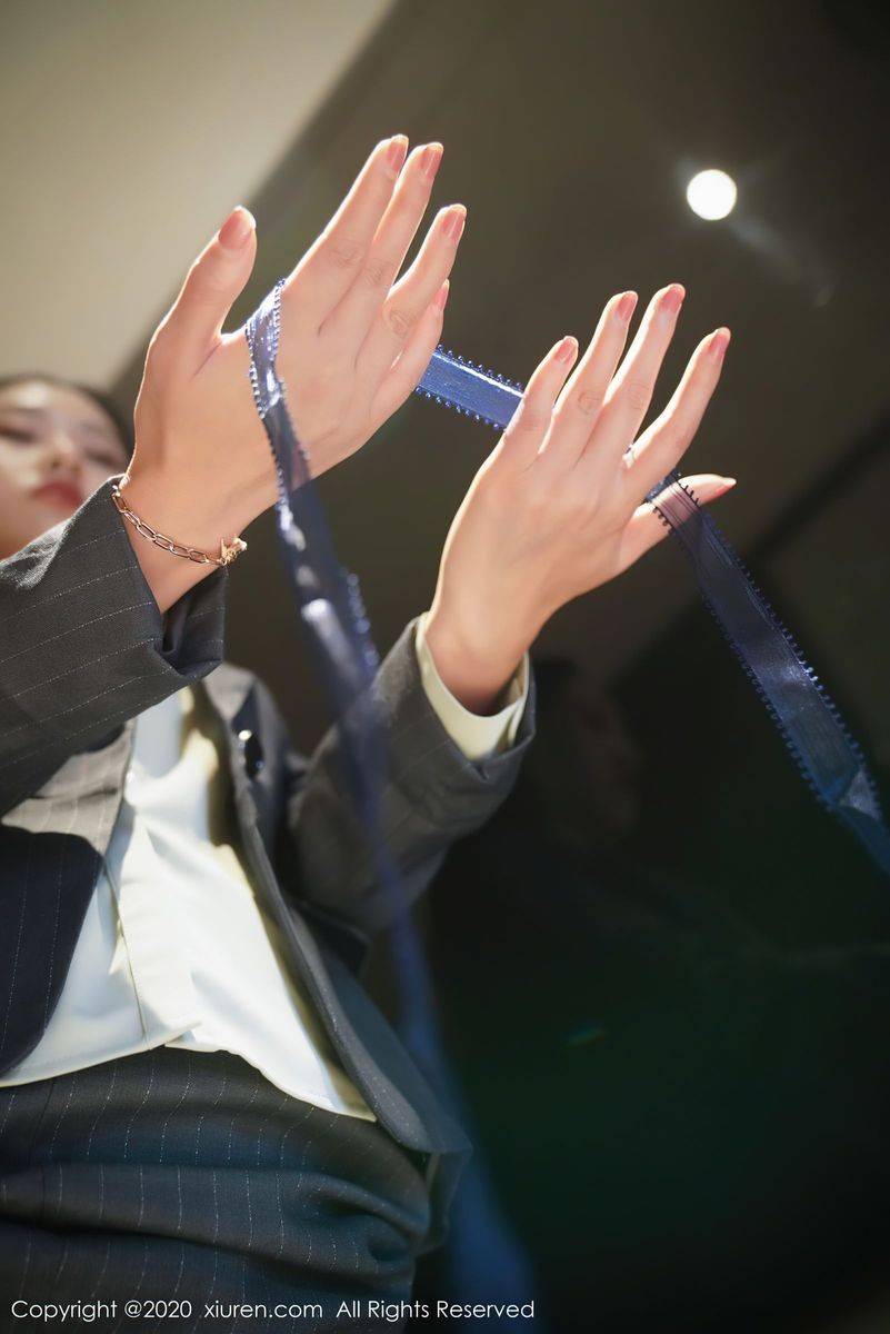 秀人网美女模特方子萱经典职场OL制服女秘书装扮妖娆写真-53