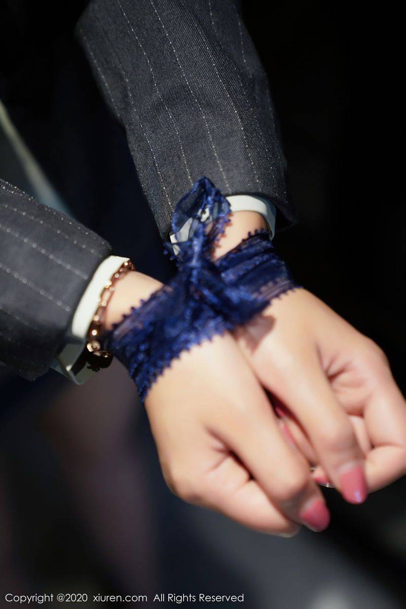 秀人网美女模特方子萱经典职场OL制服女秘书装扮妖娆写真-56