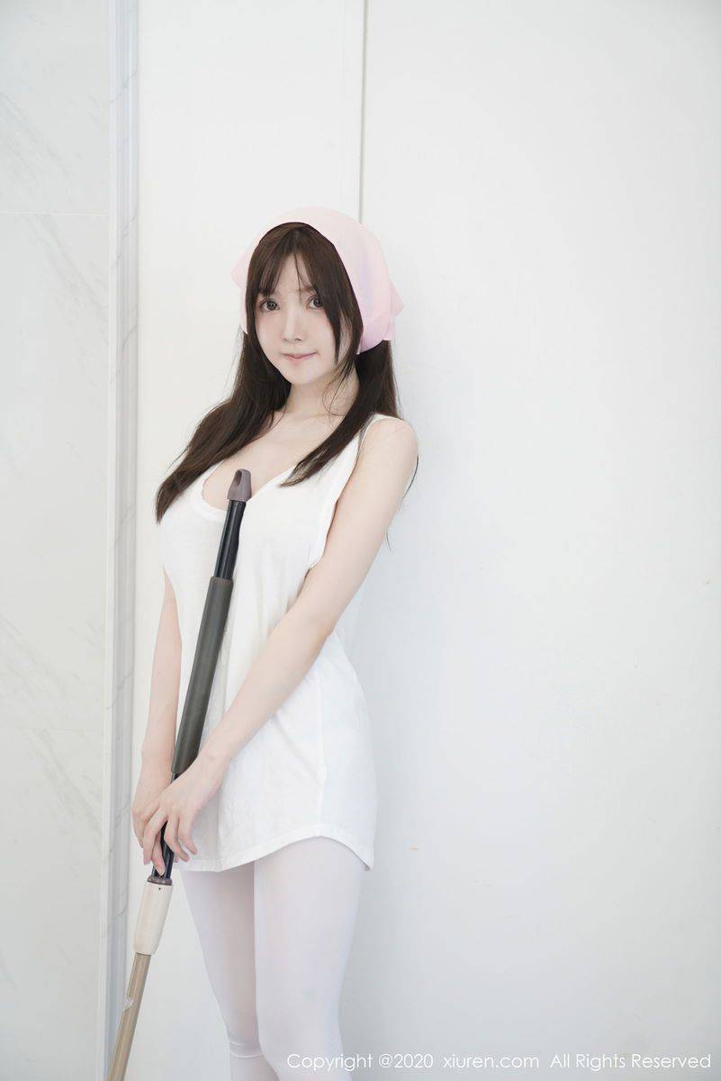 秀人网美女模特糯美子Mini家政女仆童颜巨乳内衣主题写真-22