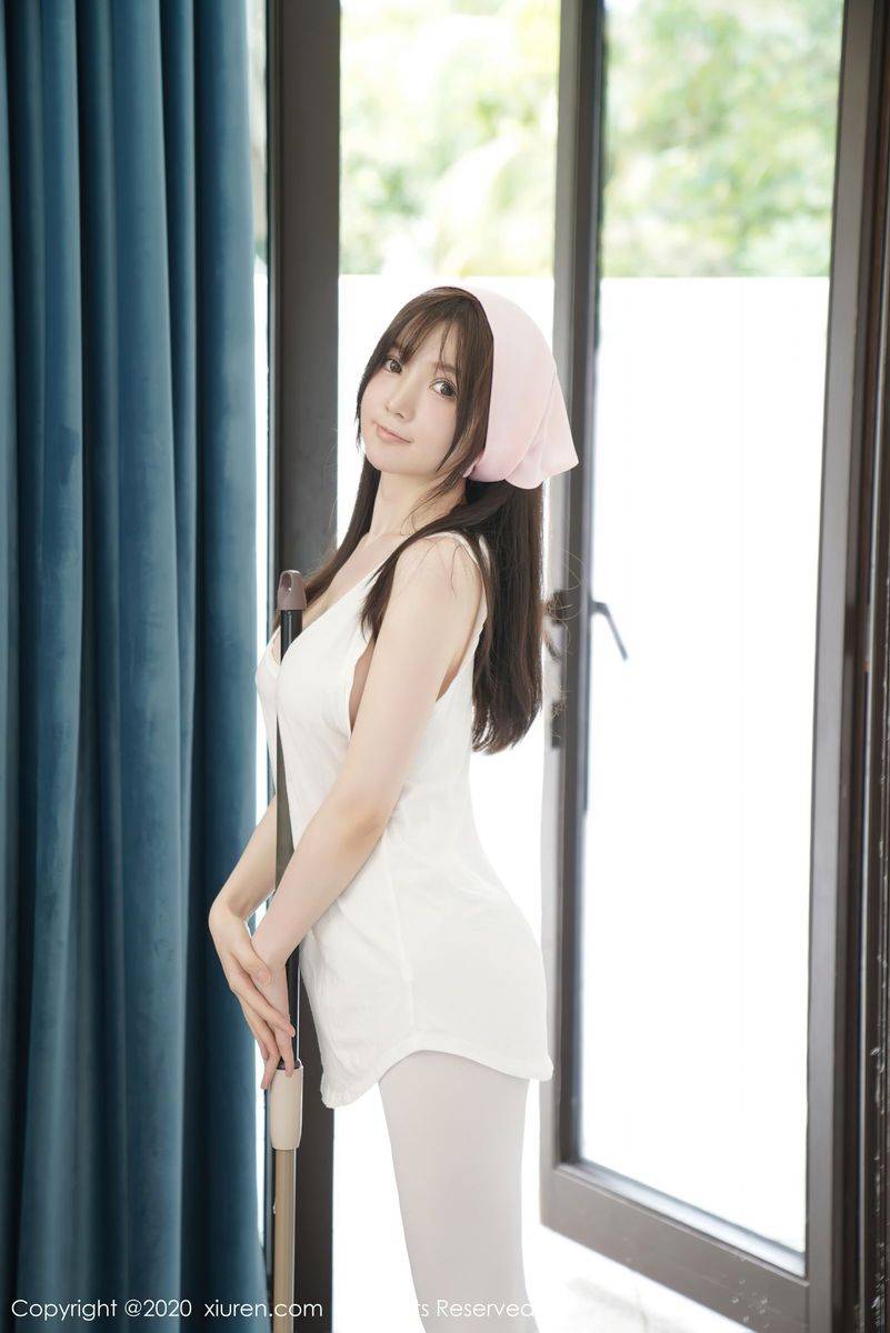 秀人网美女模特糯美子Mini家政女仆童颜巨乳内衣主题写真-17