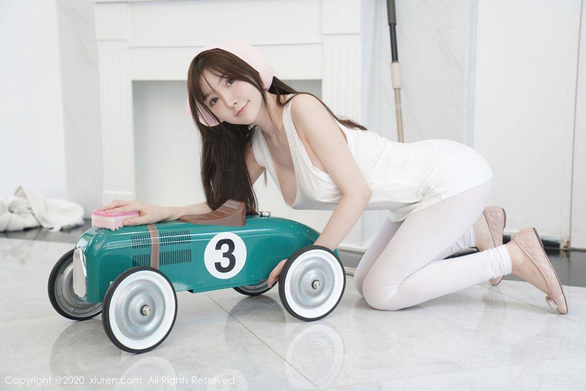 秀人网美女模特糯美子Mini家政女仆童颜巨乳内衣主题写真-35