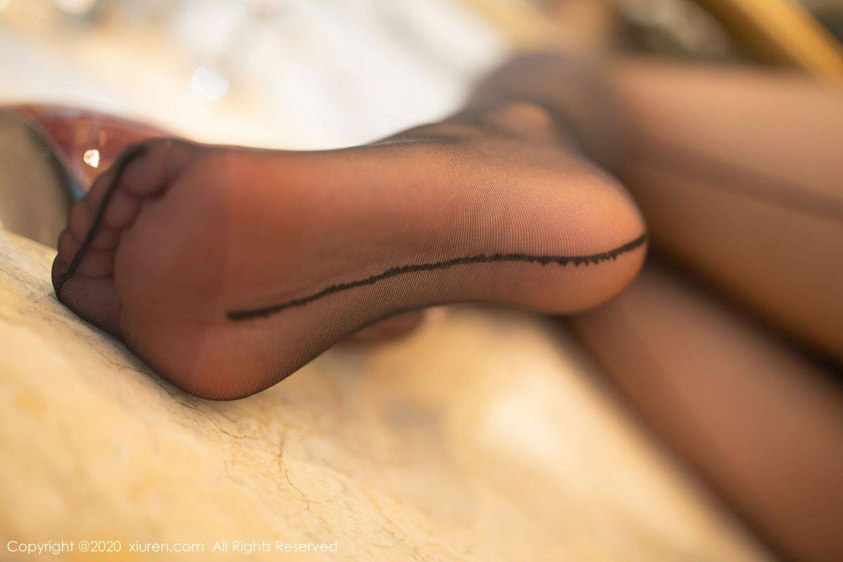 秀人网美女模特陈小喵黑丝美腿妩媚动人系列性感私房写真-29