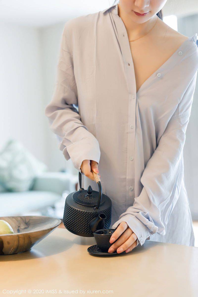 爱蜜社性感女神Angela小热巴修长美腿女友视觉系列私房写真-51