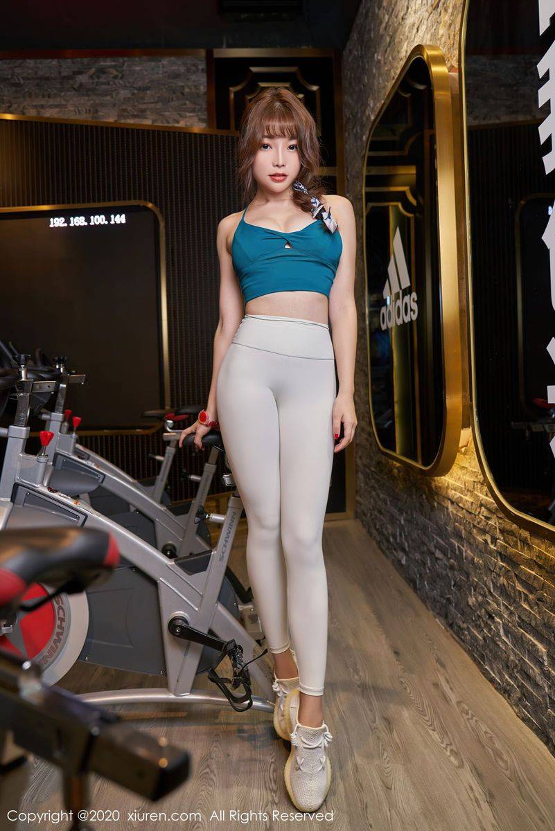 秀人网性感女神芝芝Booty紧身健身衣丰满身材健身房系列套图-44