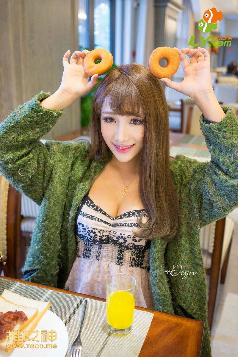 推女神模特Akiki朱若慕牛仔上装修长美腿比基尼花都温泉写真-2