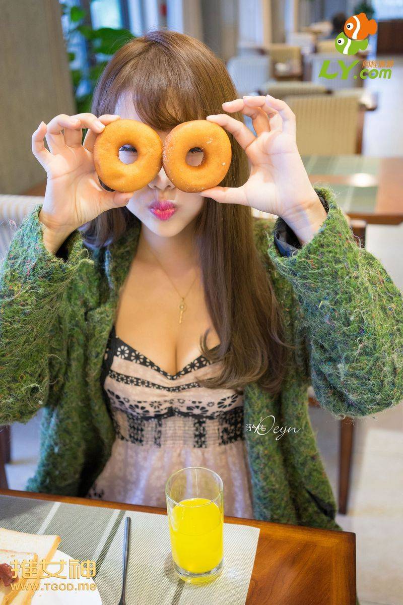 推女神模特Akiki朱若慕牛仔上装修长美腿比基尼花都温泉写真-10