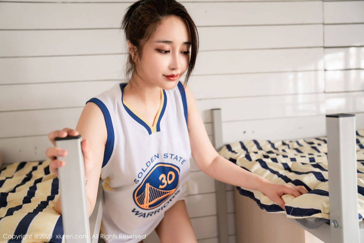 秀人网篮球宝贝林子欣Freya肉色丝袜&黑色内衣靓丽心愿旅拍-18