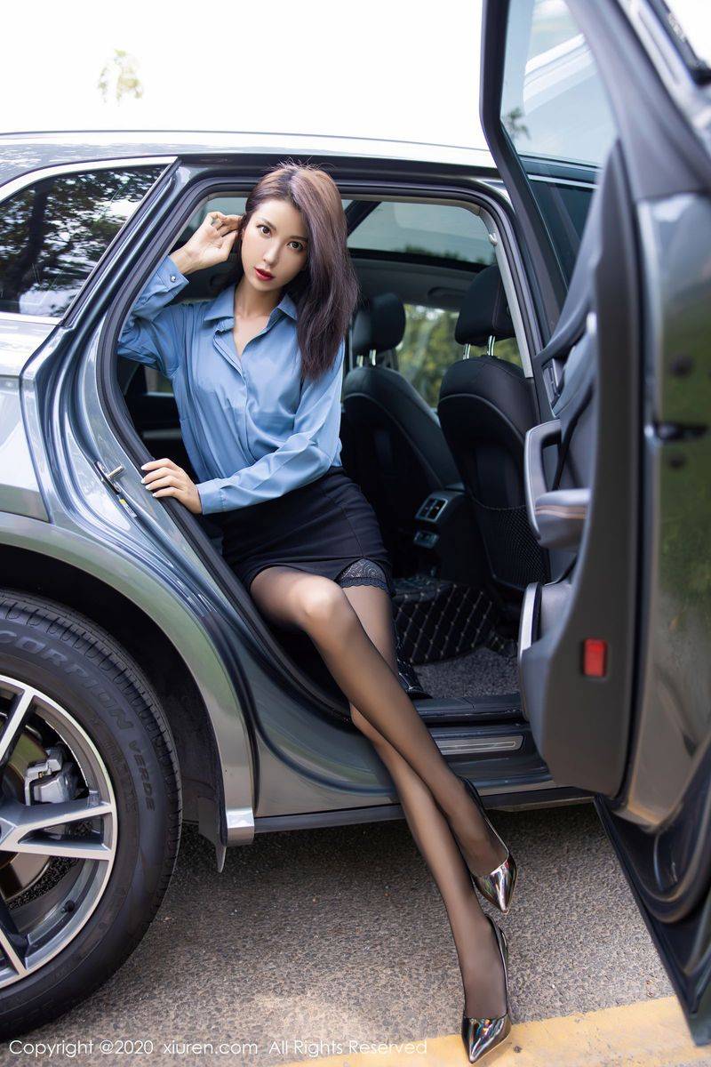 秀人网气质美女陈良玲Carry黑丝美腿&香车美人系列性感写真-5