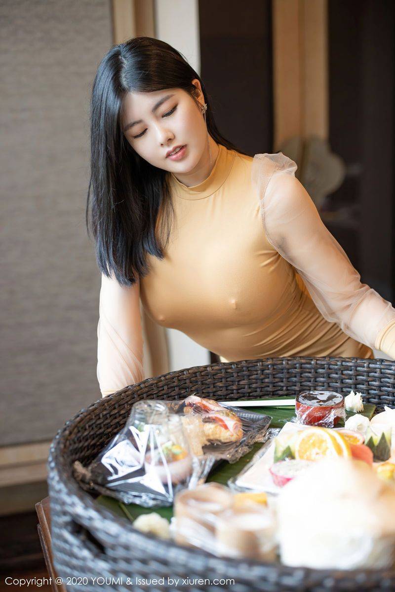 尤蜜荟性感女神娜露Selena黄色礼裙丰满身材西双版纳旅拍-10