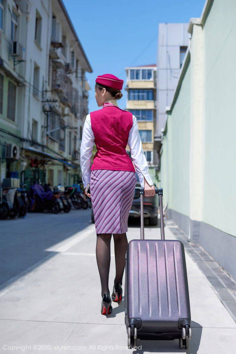 秀人网美女模特范小宣fancy黑丝美腿+空姐制服性感风情写真