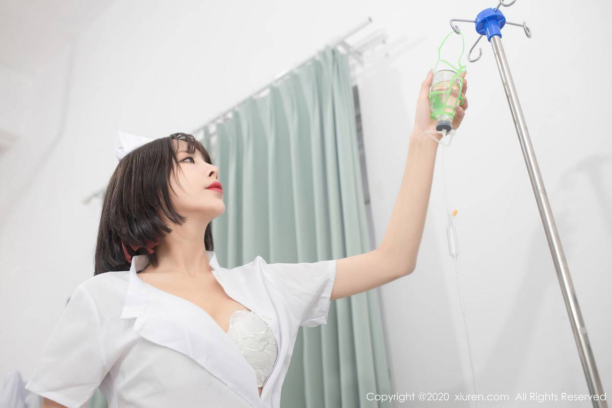 秀人网性感女神陈小喵丝袜美腿+护士制服诱惑剧情娇媚写真-47