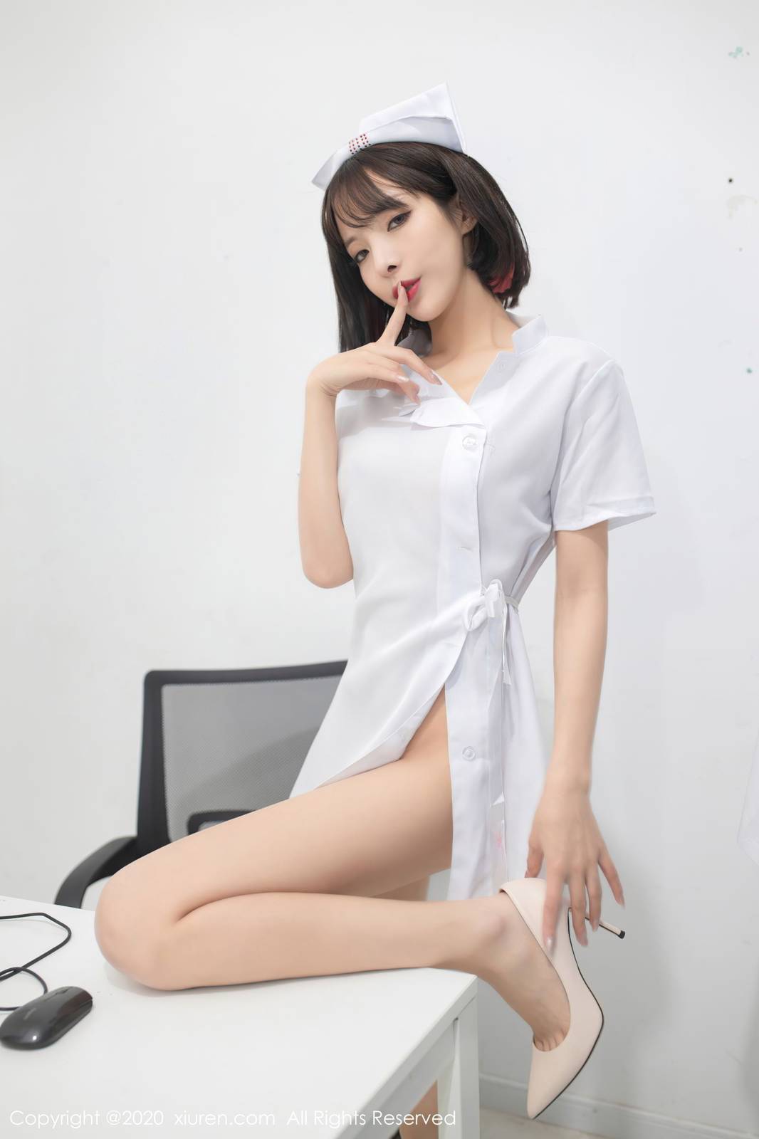 秀人网性感女神陈小喵丝袜美腿+护士制服诱惑剧情娇媚写真-63