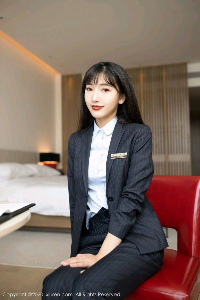 秀人网美女模特陆萱萱银行客户经理内衣诱惑职场OL系列写真-3