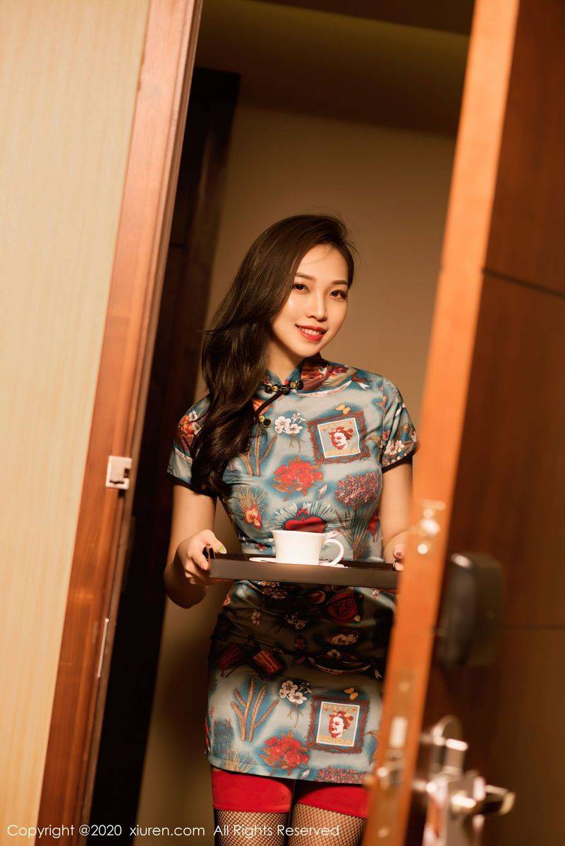 秀人网性感女神郑颖姗贴身旗袍丝袜美腿演绎人间极品套图