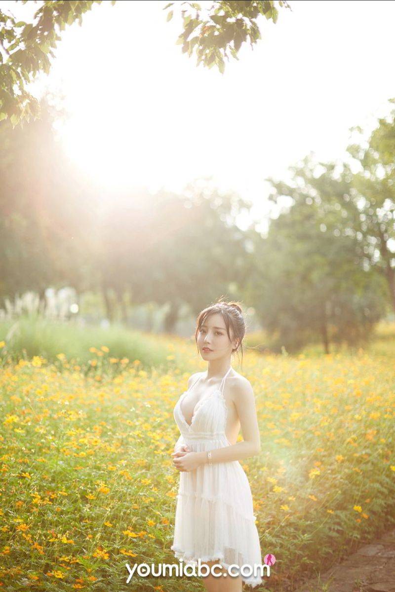 YouMi尤蜜白皙美女白亦Ada丰盈豪乳绿野仙踪主题性感写真-4