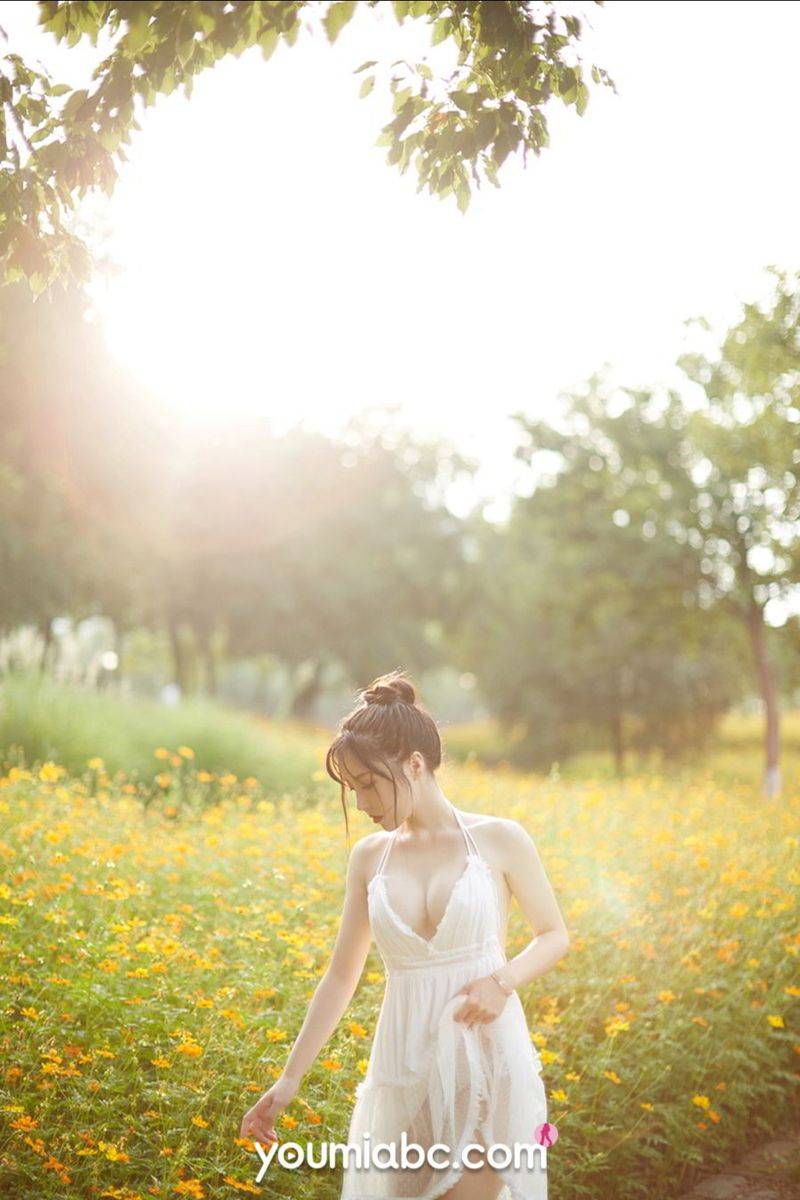 YouMi尤蜜白皙美女白亦Ada丰盈豪乳绿野仙踪主题性感写真-6