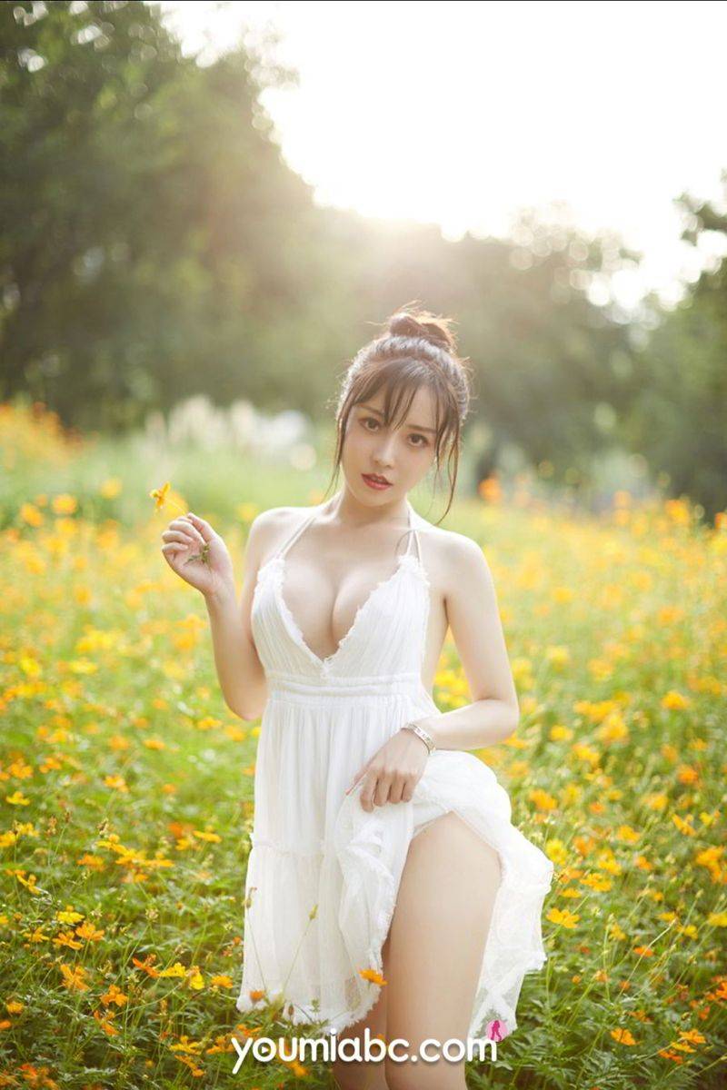 YouMi尤蜜白皙美女白亦Ada丰盈豪乳绿野仙踪主题性感写真-10