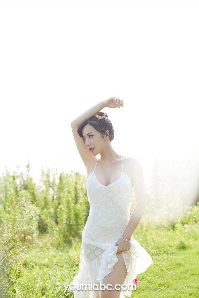 YouMi尤蜜白皙美女白亦Ada丰盈豪乳绿野仙踪主题性感写真-27