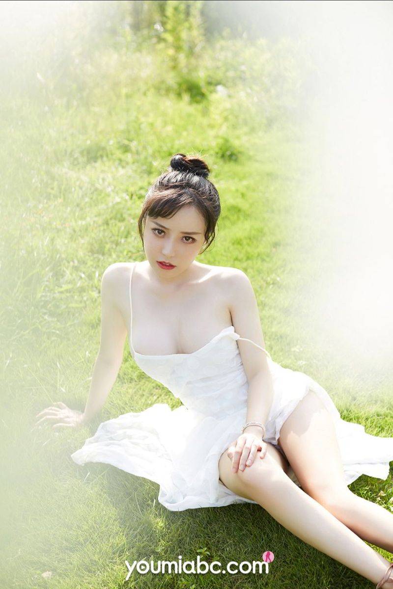 YouMi尤蜜白皙美女白亦Ada丰盈豪乳绿野仙踪主题性感写真-30