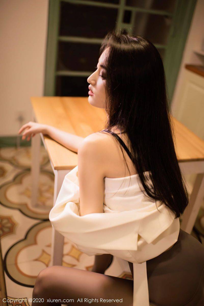 秀人网美女模特程慧娴Phoebe蕾丝内衣丝袜半褪诱人曲线套图-64