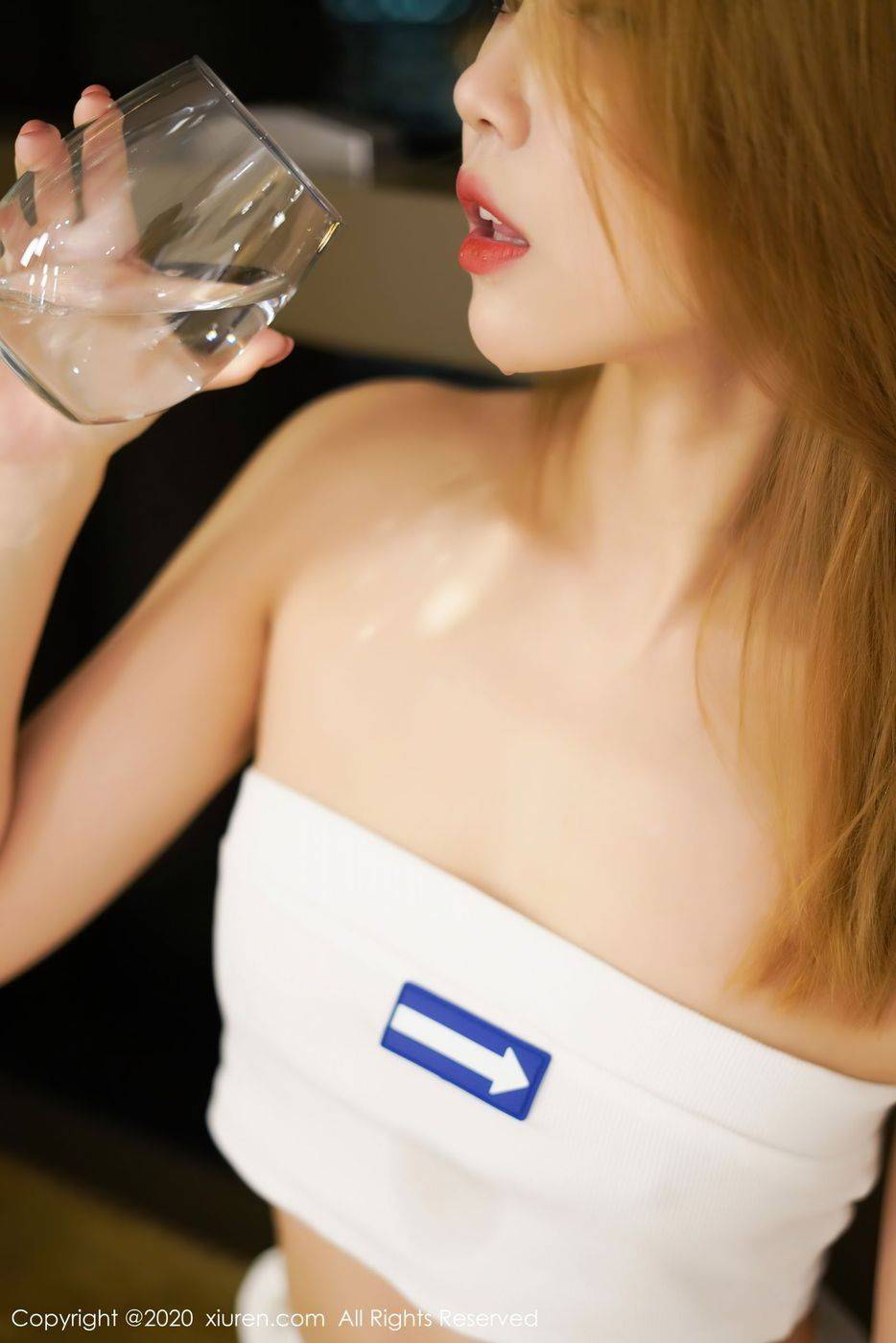 秀人网性感女神冯木木LRIS白色抹胸内衣系列玉腿横陈写真-29