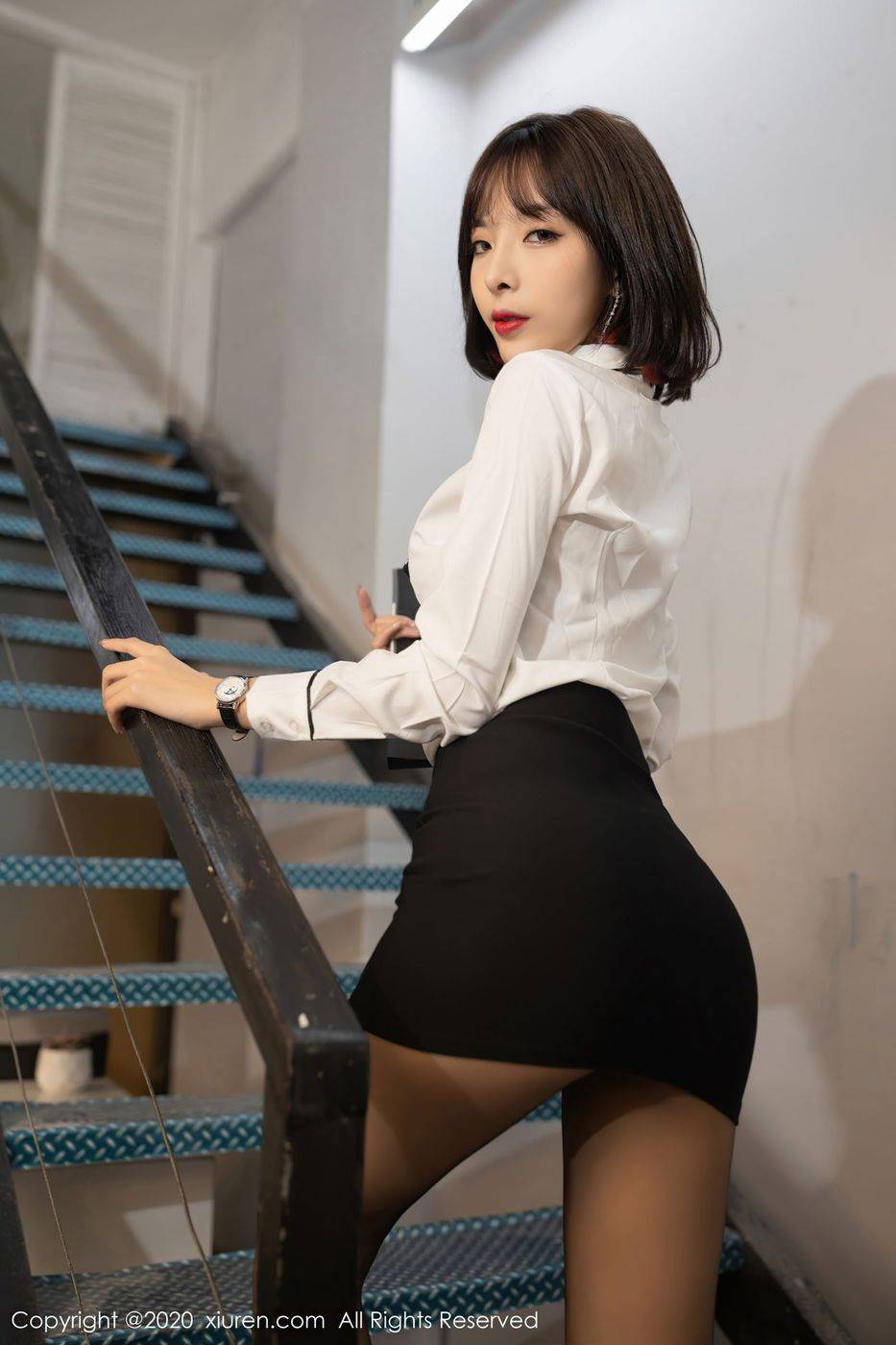 秀人网性感女神陈小喵职场OL娇艳欲滴办公室邂逅主题写真