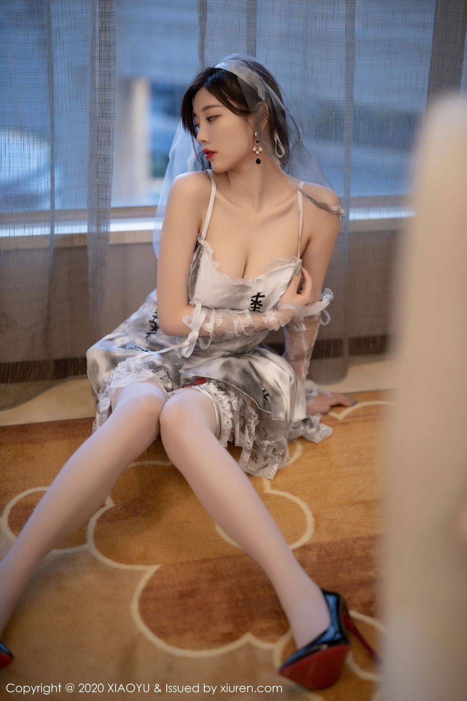语画界气质女神杨晨晨sugar丝袜美腿&白皙美胸魅惑极致写真-34