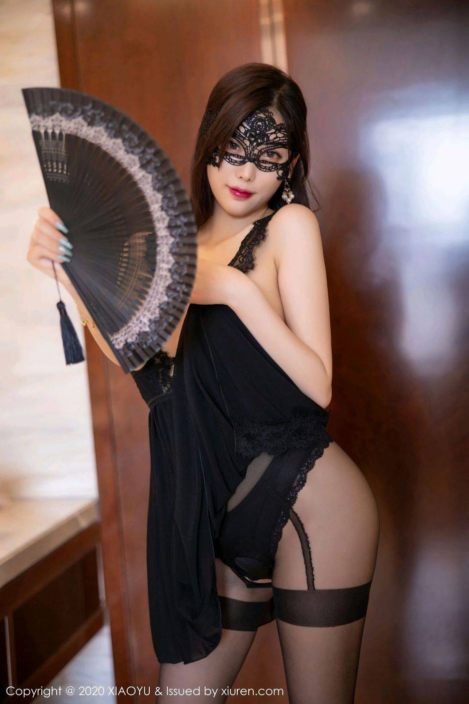 语画界气质女神杨晨晨sugar镂空面纱黑丝美腿妩媚私房写真-34