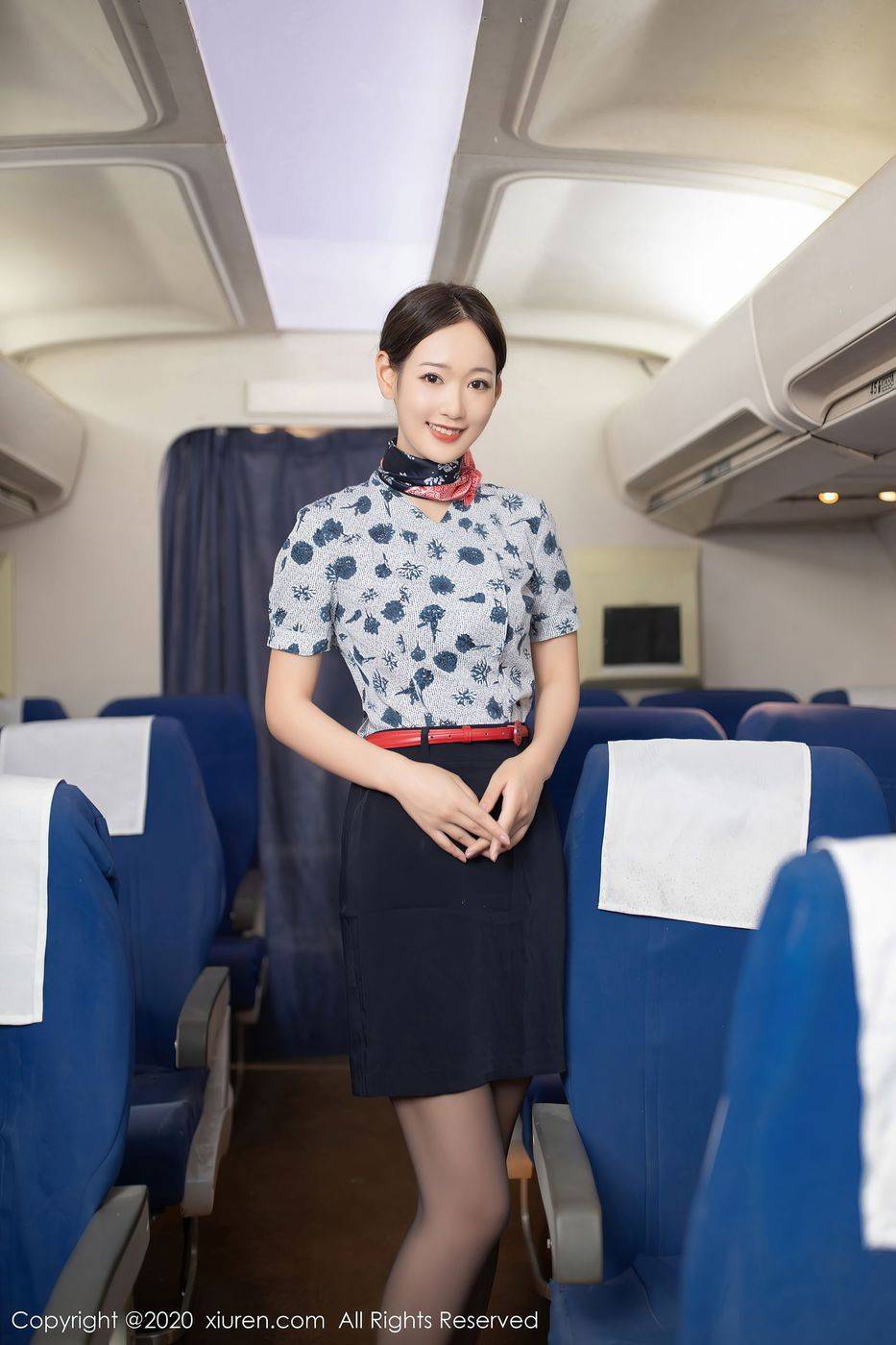 秀人网美女模特唐安琪空乘制服黑丝美腿洛杉矶系列写真