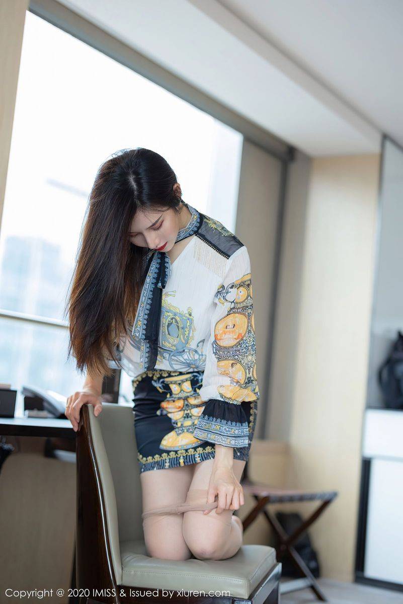 爱蜜社气质美女Vanessa相貌娇美修长美腿内衣诱惑系列写真-25