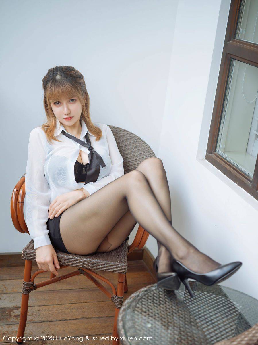 花漾Show美女模特周大萌白衬衫职场秘书OL黑丝系列杭州旅拍-4