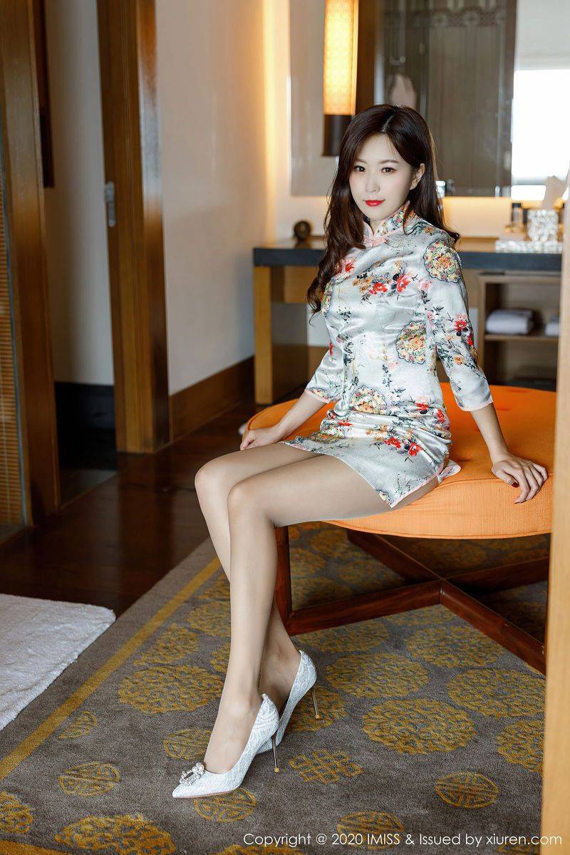 爱蜜社美女模特杨紫嫣Cynthia古典旗袍与丝袜美腿系列写真
