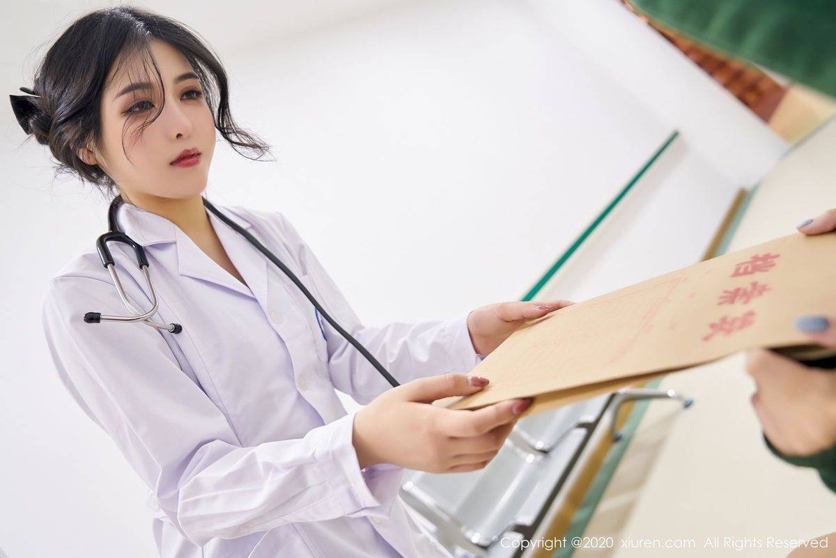 秀人网性感女神韩静安黑丝美腿白色护士制服魅惑主题写真-54