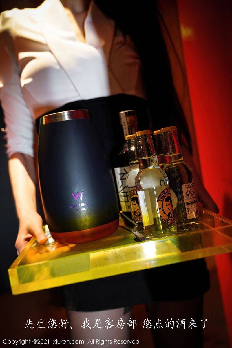 秀人网性感女神葛征Model酒店服务员送酒剧情系列江浙沪旅拍