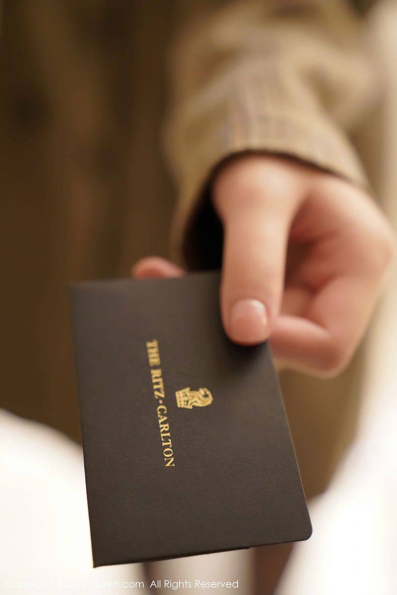 秀人网美女模特糯美子Mini镂空内衣&童颜欧派身材澳门旅拍-7