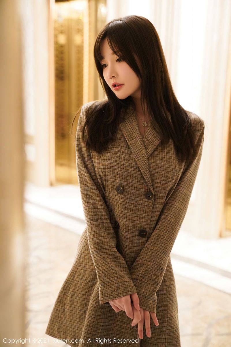 秀人网美女模特糯美子Mini镂空内衣&童颜欧派身材澳门旅拍-6