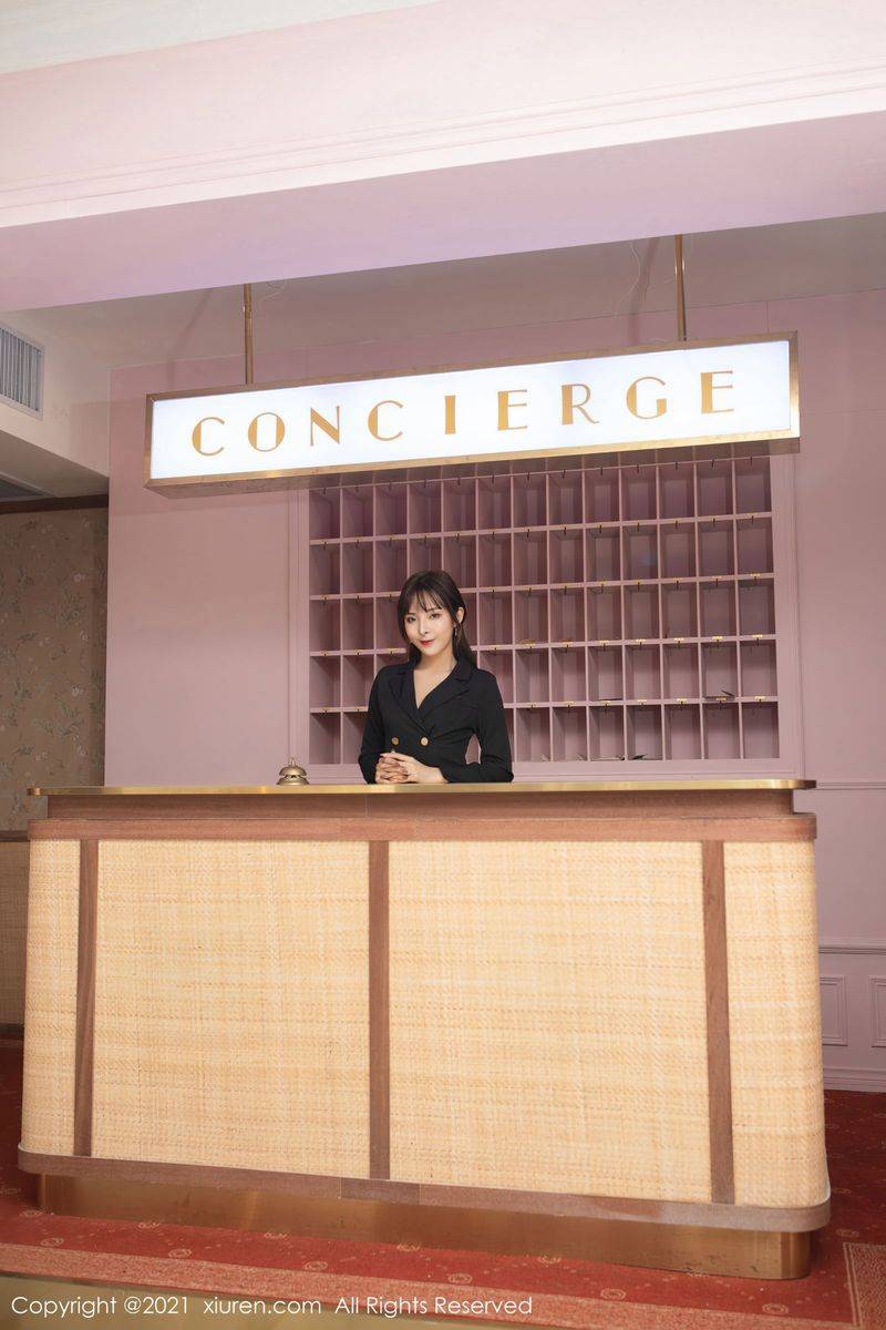 秀人网美女模特陈小喵黑丝美腿&酒店行李员千娇百媚套图