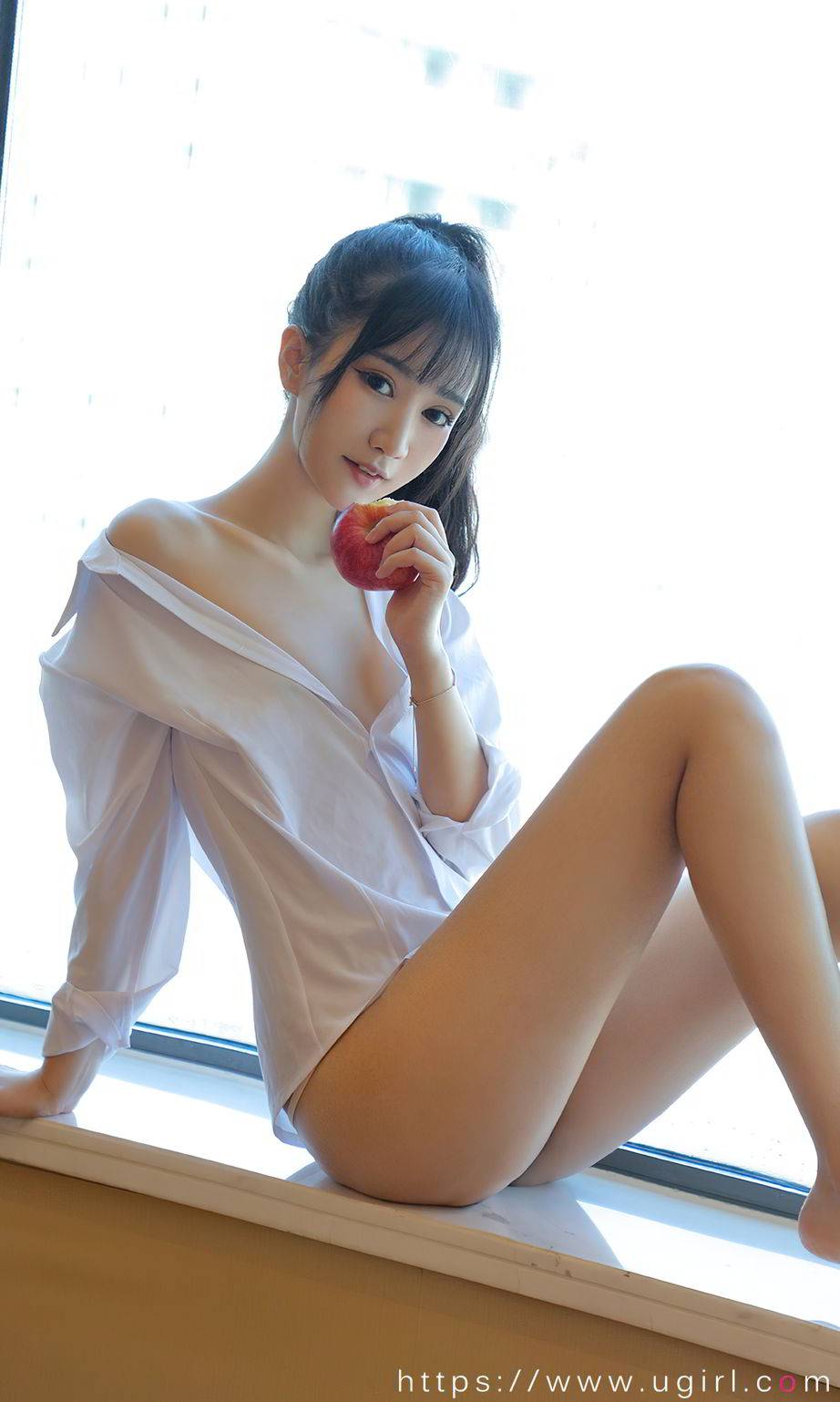 尤果圈美女模特喵酱白衬衫与丝质睡衣性感酝酿主题写真-16