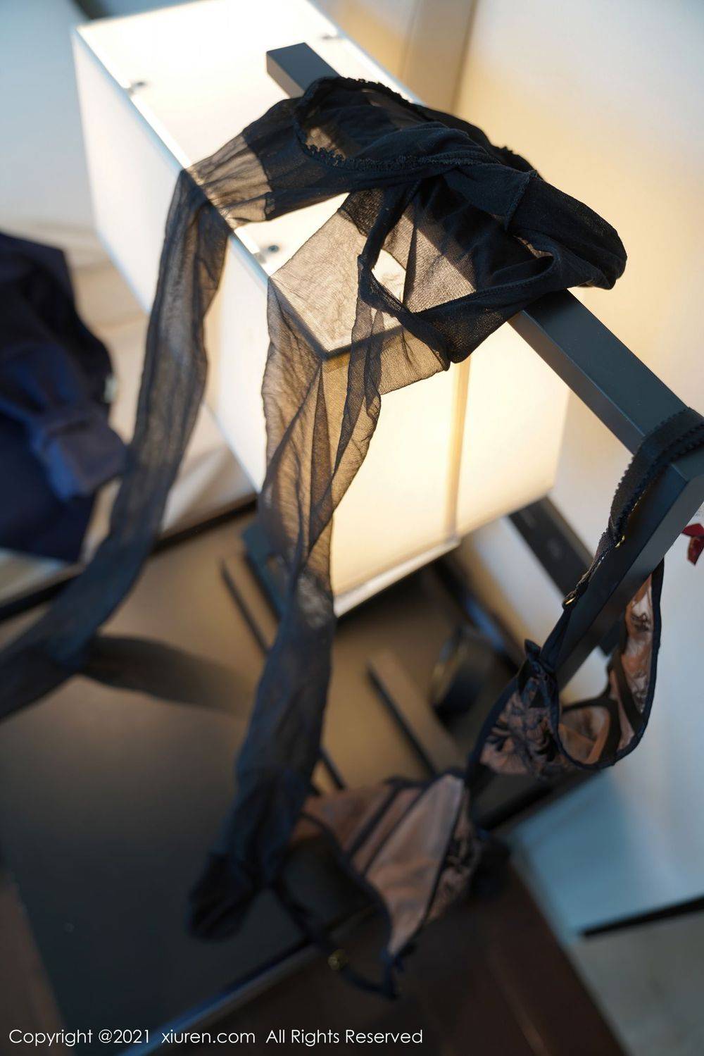 秀人网性感女神玉兔miki黑丝美腿情趣内衣职场OL媚态写真-74