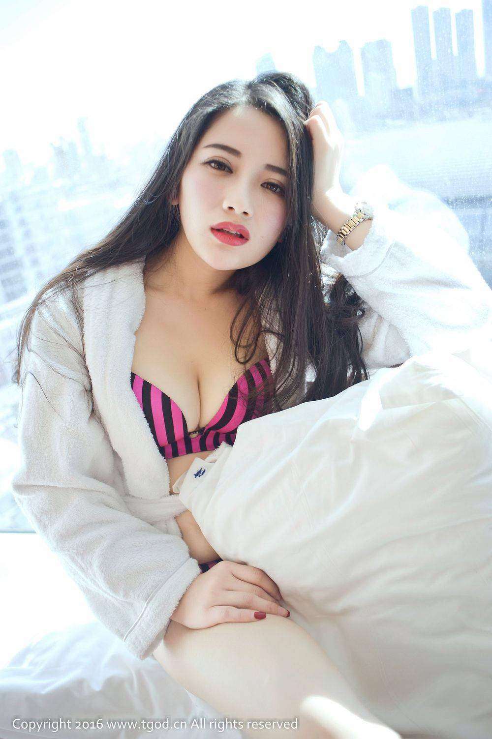 推女神北方姑娘朱小旭紧身死库水修长美腿内衣系列写真-50